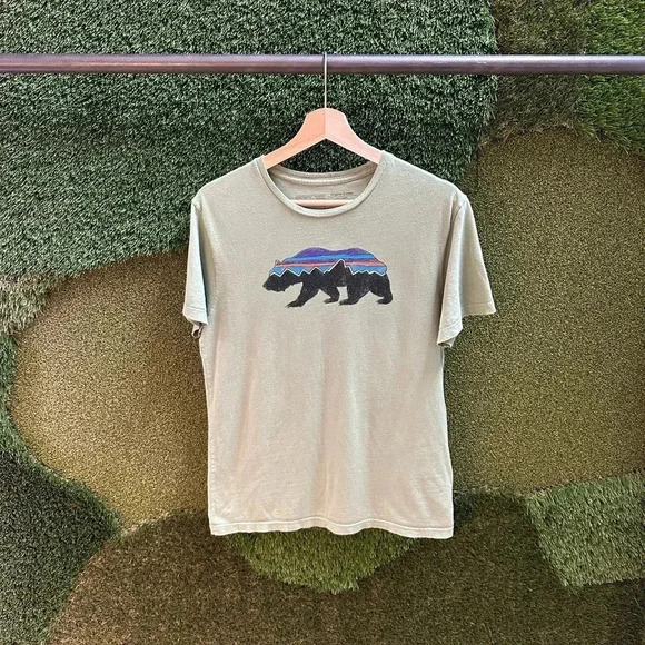 Patagonia Bear Logo T-shirt Small - Picture 1 of 5